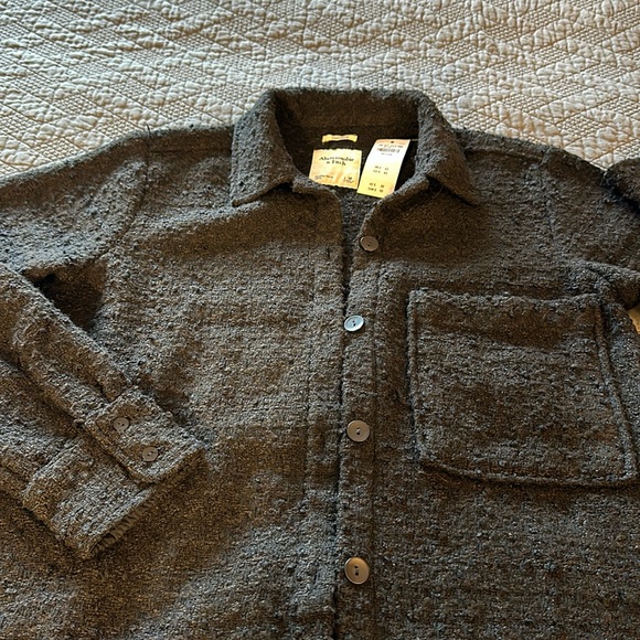 COPY - NWT Abercrombie Black Shacket - Picture 4 of 5